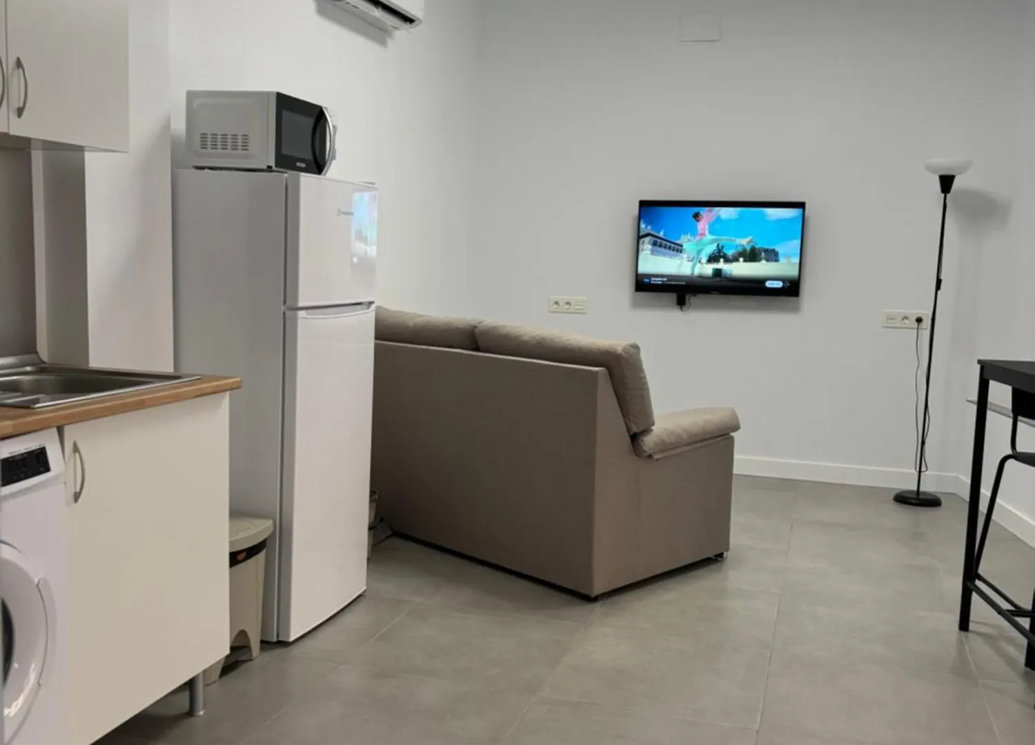 Apartamento 2 A 10 Minutos Caminando De La Estacion De Bus Y Tren Maria Zambrano Malaga 0*,  Hiszpania